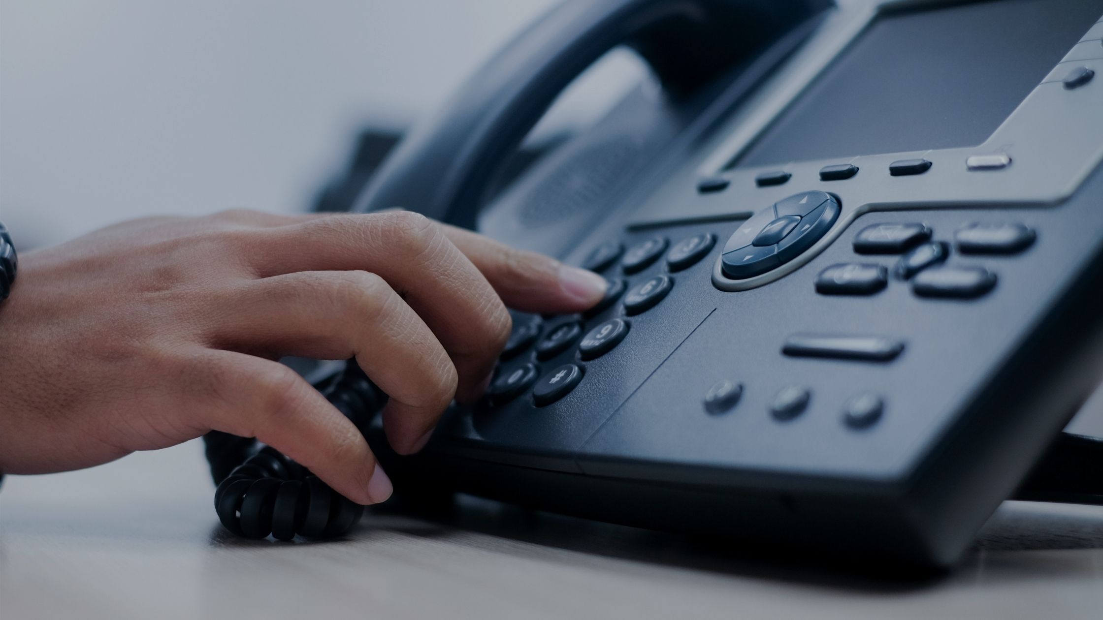 With the geographic number, you opt for a local telephone number